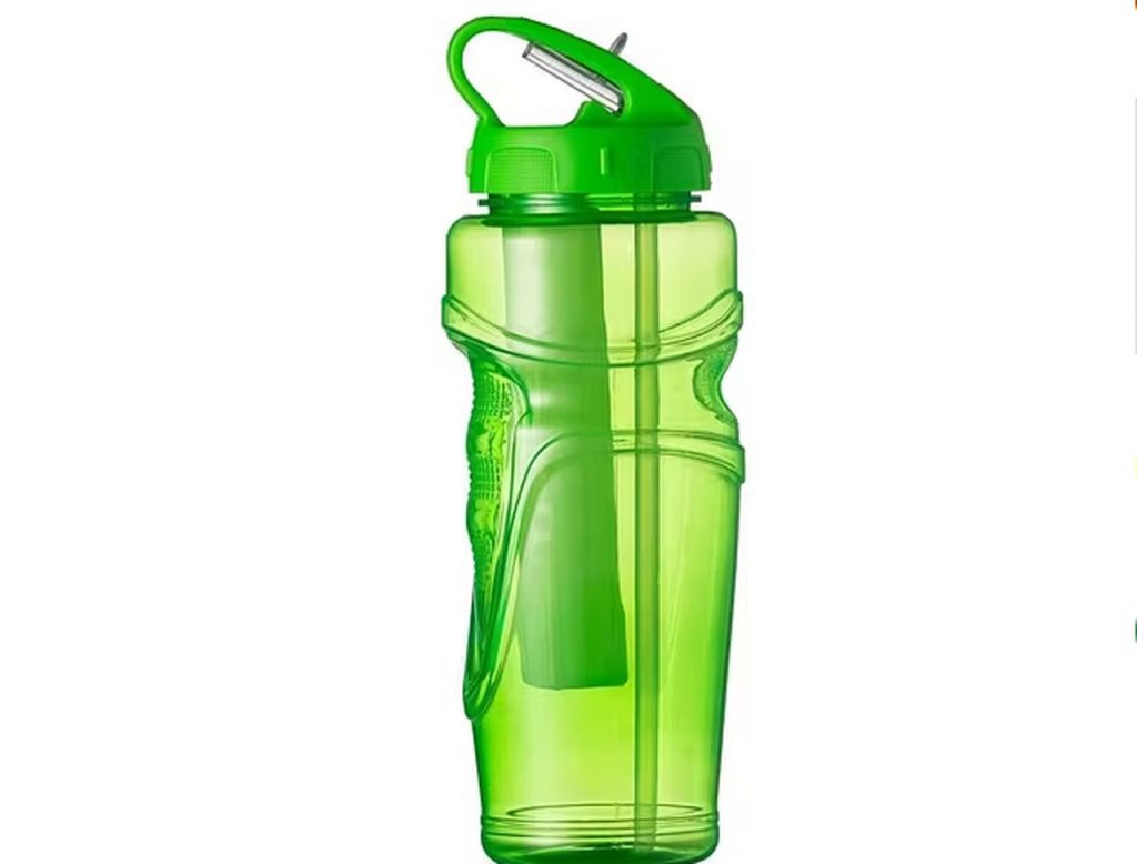 Garrafa squeeze verde personalizada como lembrancinha útil, ideal para brindes corporativos, eventos e ações promocionais.